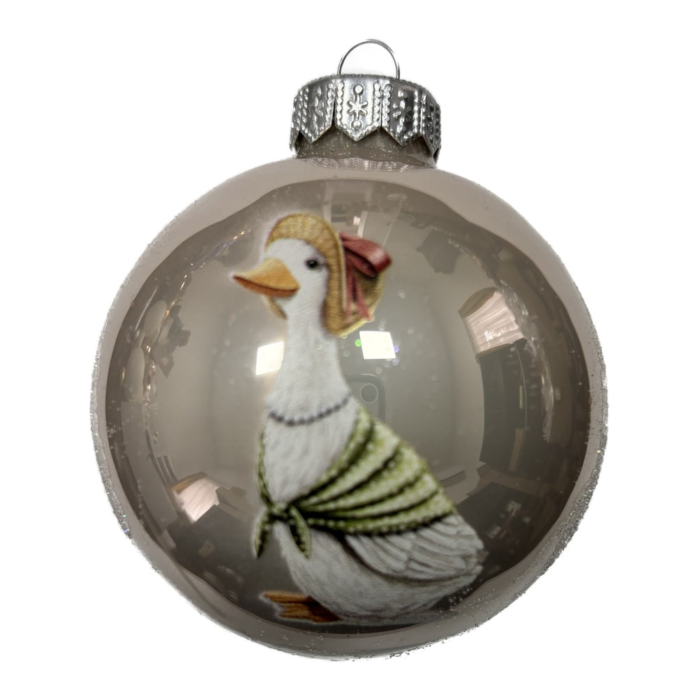 Gänsedame mit Stil - Premium Weihnachtskugel - Candy-Zauber