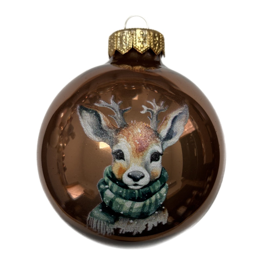 Stiller Wächter - Premium haselnussfarbene Weihnachtskugel - Waldzauber