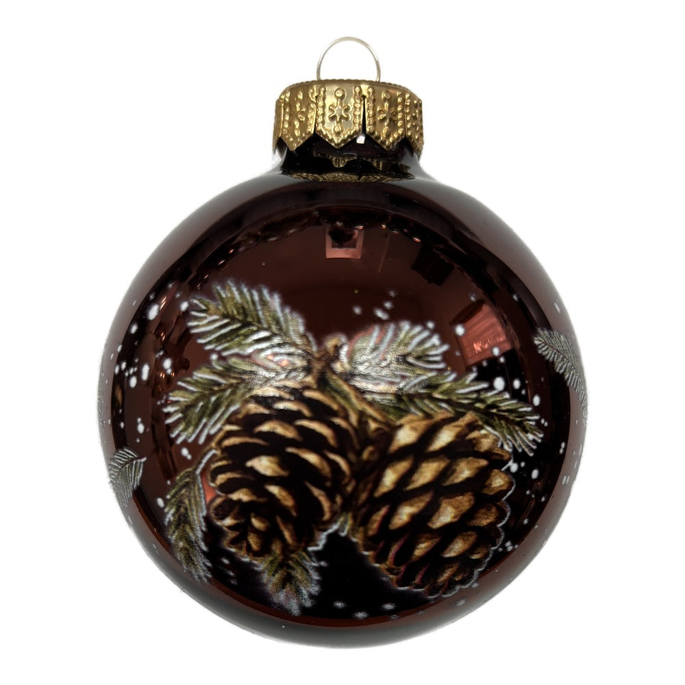 Geschenk des Kiefernwaldes - Premium Weihnachtskugel kastanienbraun - Waldzauber