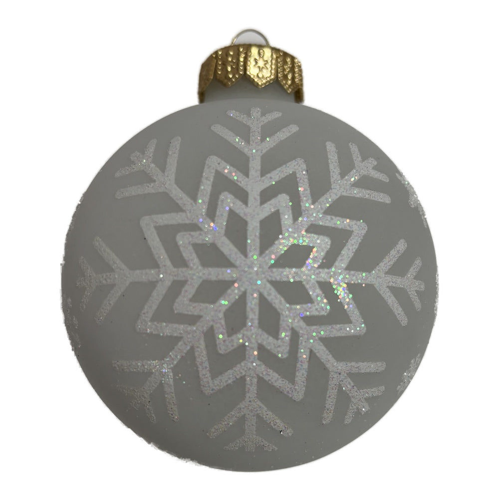 Schneekristall-Zauber - Premium Weihnachtskugel - Winterstille